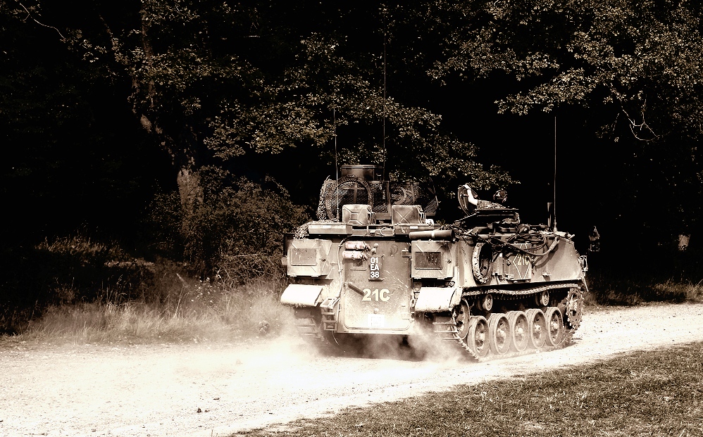 Panzer fahren Foto & Bild autos & zweiräder, militär fahrzeuge
