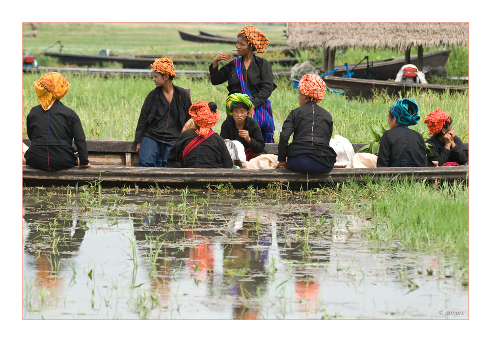 Pao Women leaving