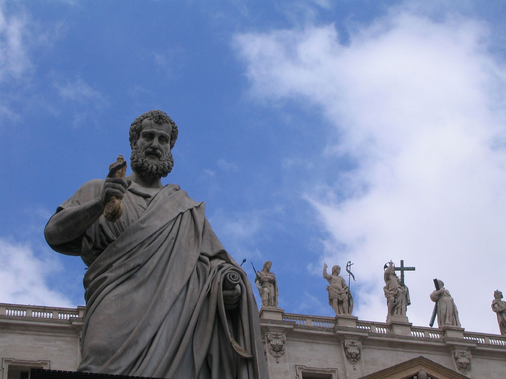 Papa Pio davanti a San Pietro