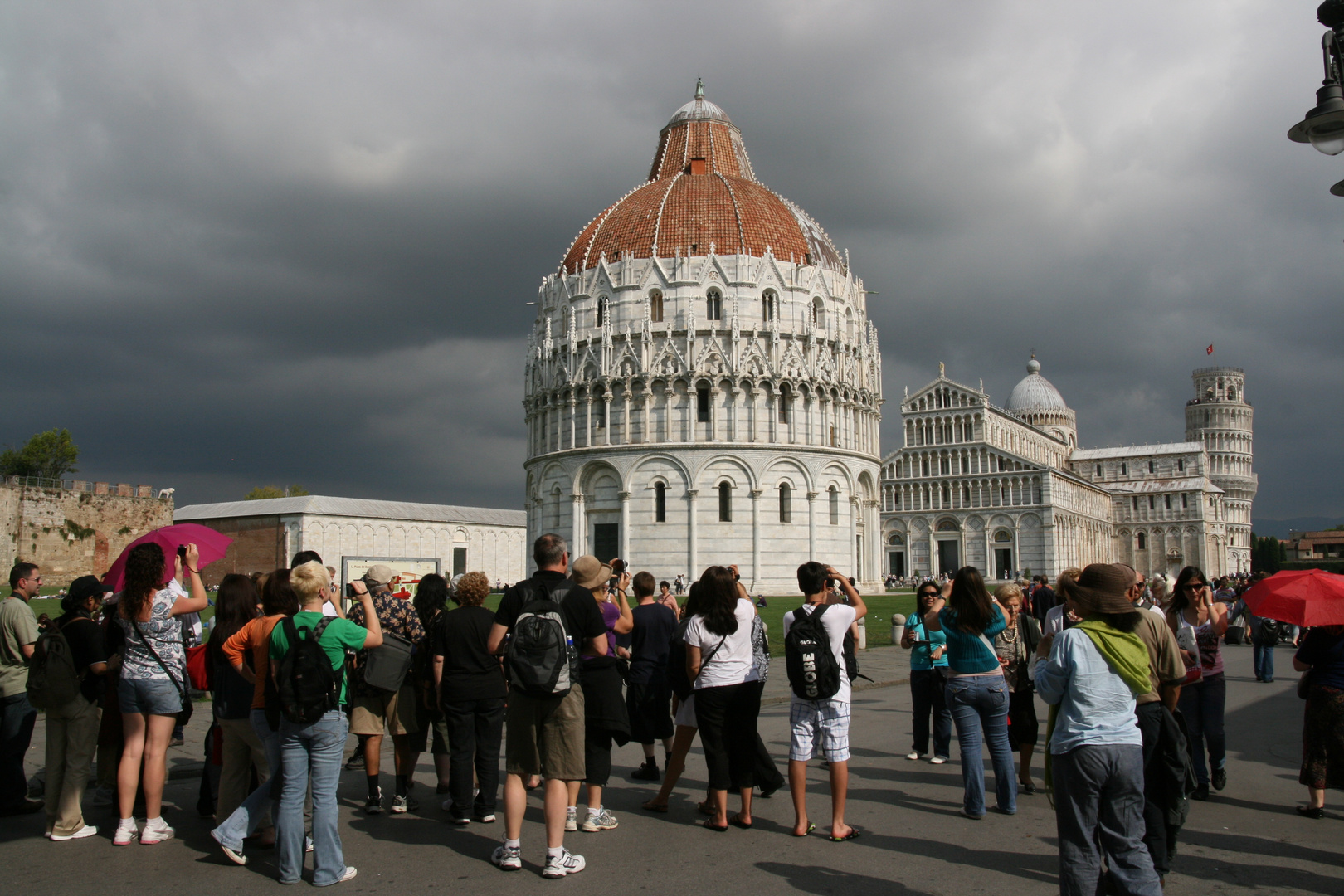 Paparazzi auf dem Piazza dei Miracoli