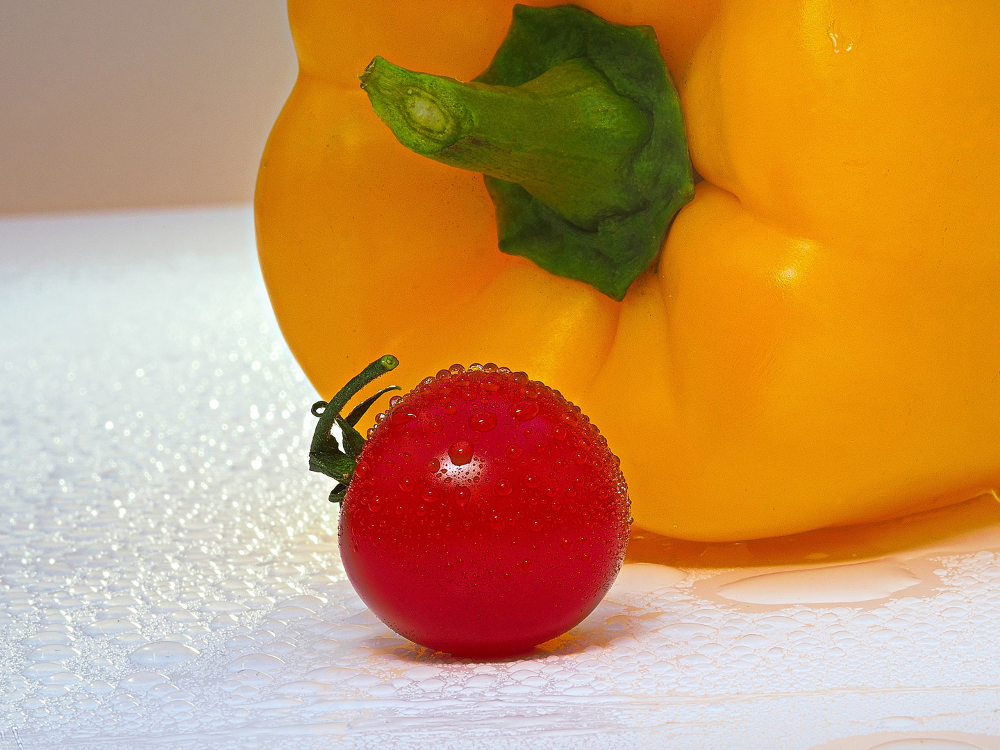 Paprika und Tomate Foto &amp; Bild | stillleben, pflanzen, pilze &amp; flechten ...