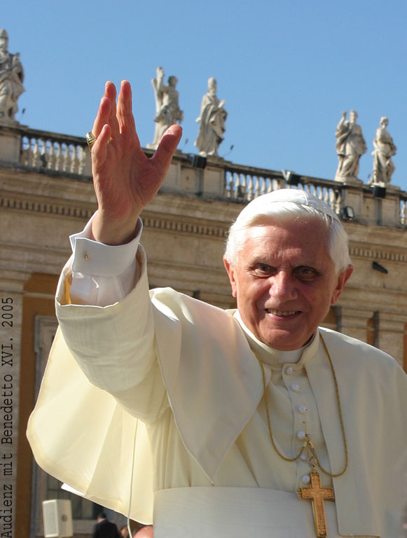 Papst Benedetto XVI. bei einer Generalaudienz