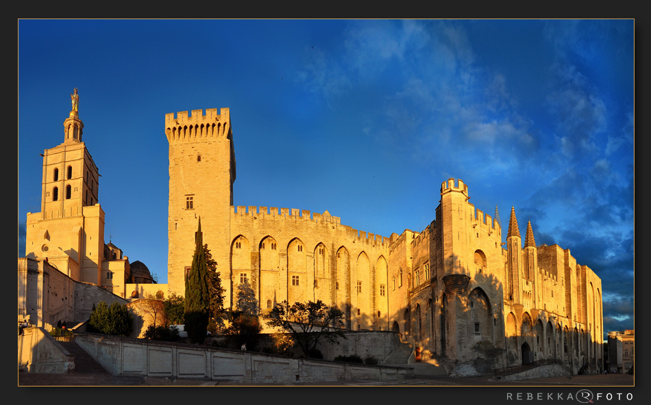 Papstpalast Avignon ..