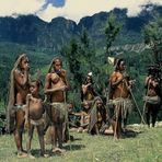 Papuafrauen im Alltag
