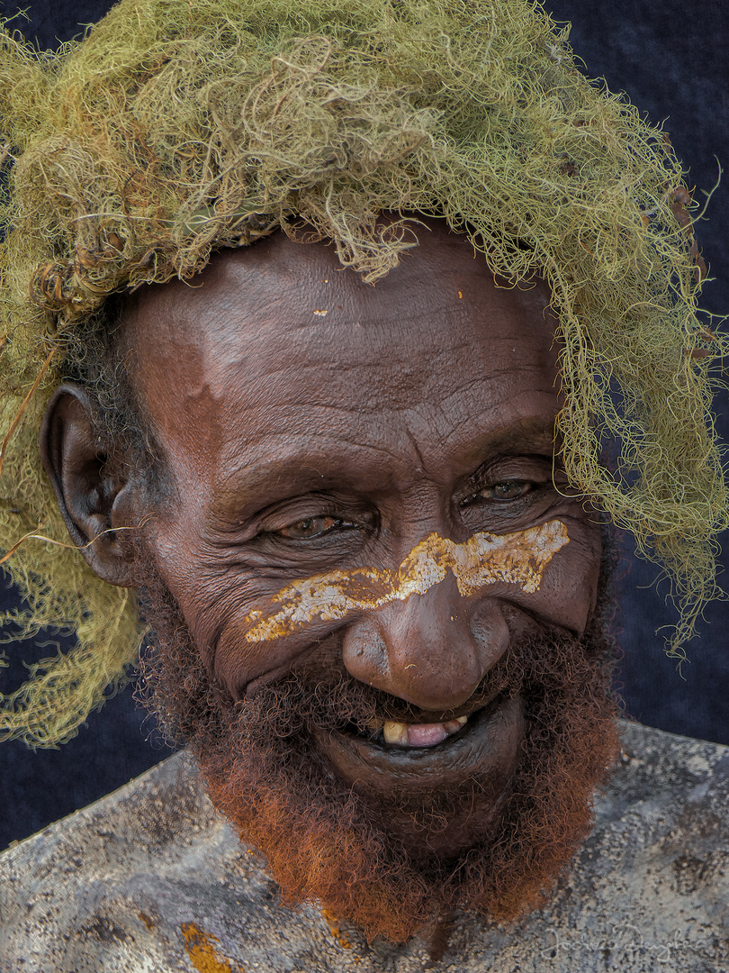 Papua_mann_5