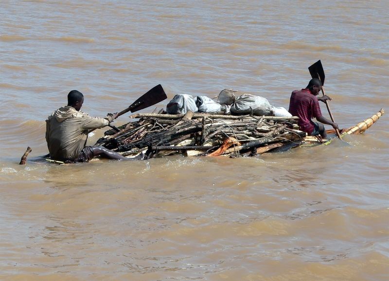 Papyrus-U-Boot vor dem Abtauchen