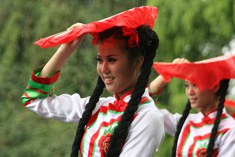 Parade der Kulturen bei Regen