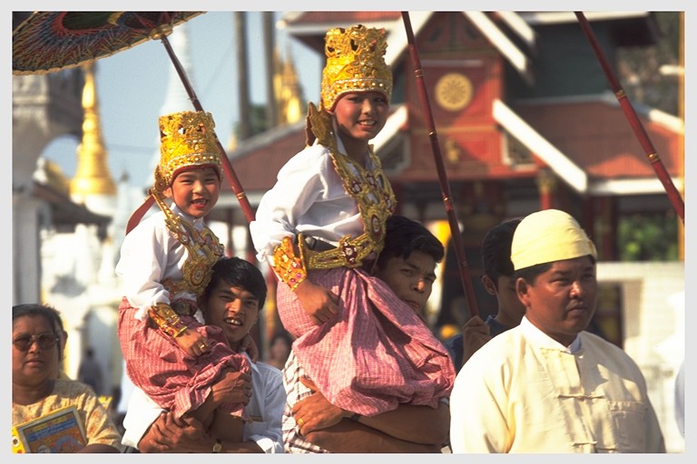 Parade of novices at Shwedagon Pagoda