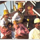 Parade of novices at Shwedagon Pagoda