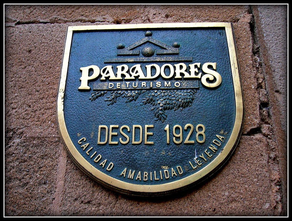 PARADORES