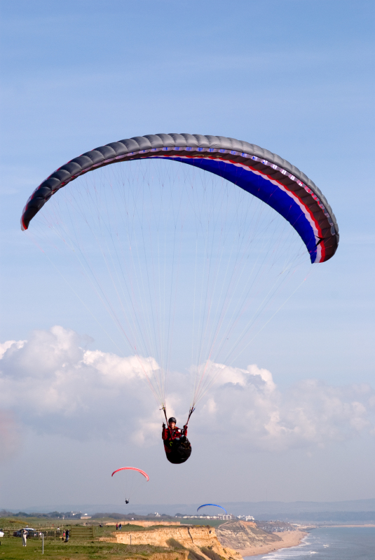 Paraglider Barton on sea