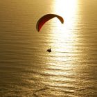 Paraglider bei Sonnenuntergang