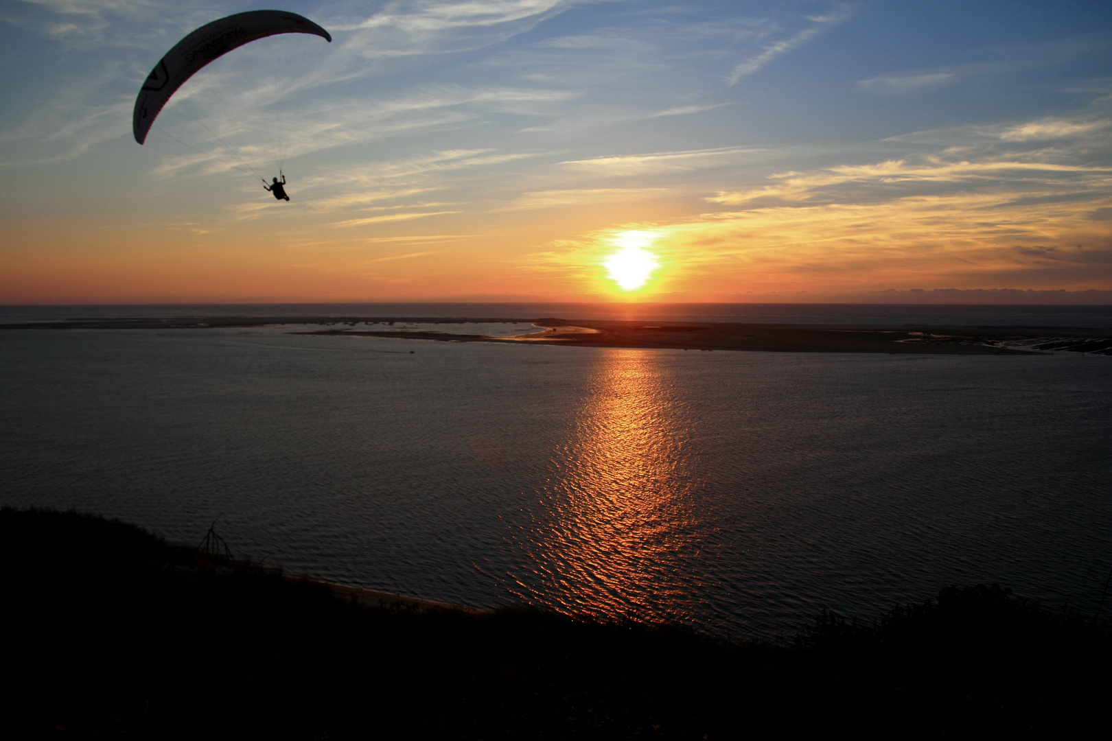 Paraglider / Gleitschirmflieger, Dune du Pyla, Frankreich