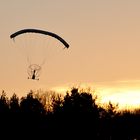 Paraglider im Sonnenuntergang