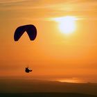 Paraglider in der Bretagne