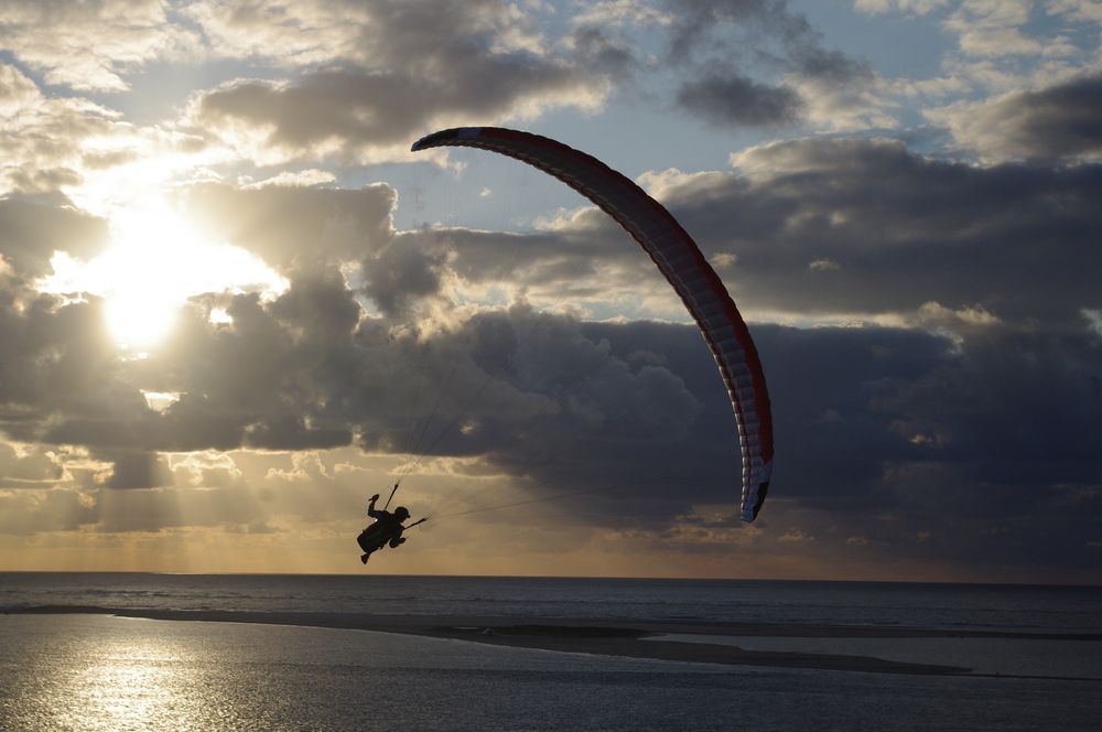 Paraglider über der Dune du Pyla