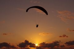 Paraglider über der Dune du Pyla