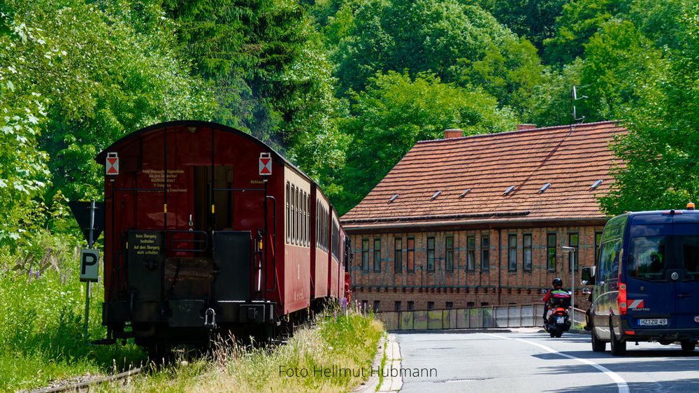 PARALLEL VON HINTEN ALS DREIER  HSB 29