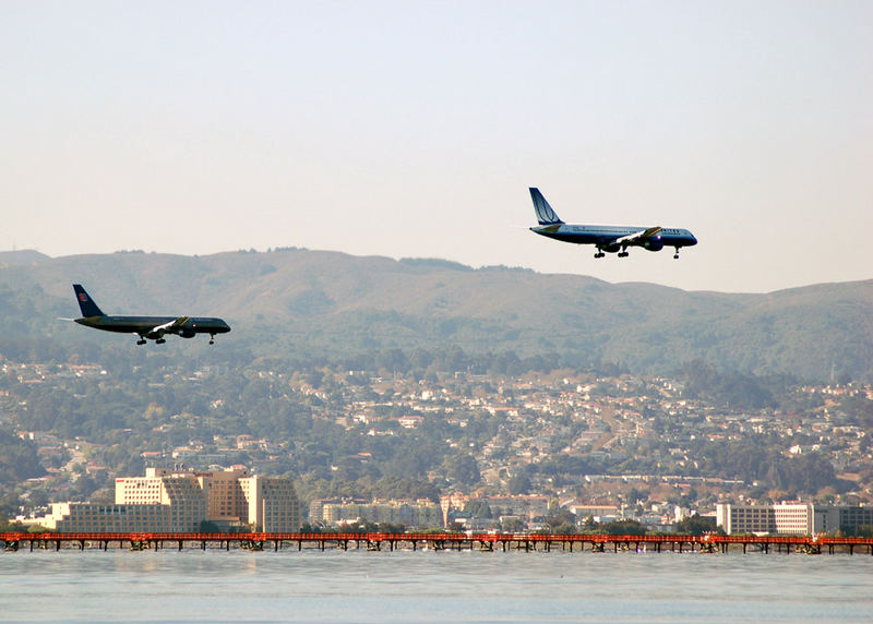 Parallellandung in SFO