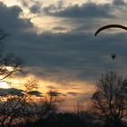 paramoteur coucher du soleil