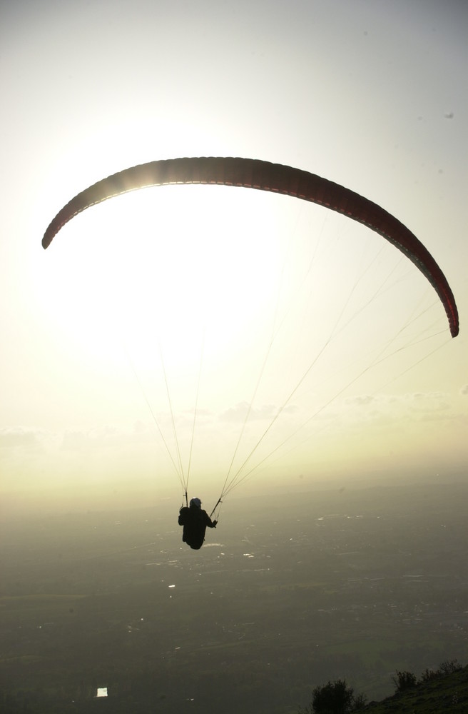 Parapendio al tramonto