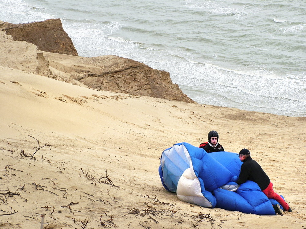 Parapendio tra le dune