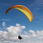 Parapente aux couleurs acidulées