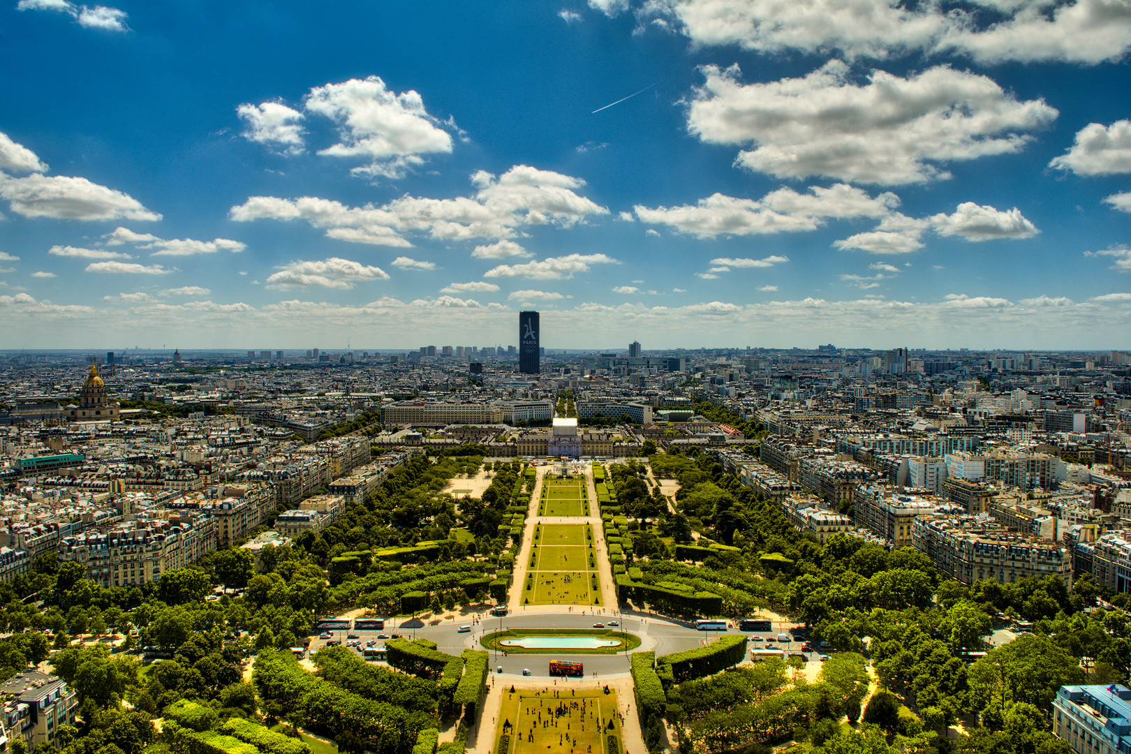 Parc du Champ de Mars + Tour Montparnasse