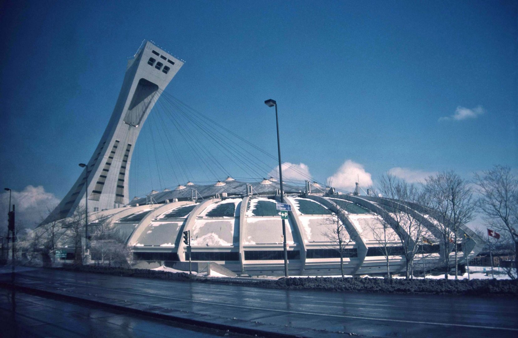 Parc olympique de Montréal, Montreal - 1995 (1)