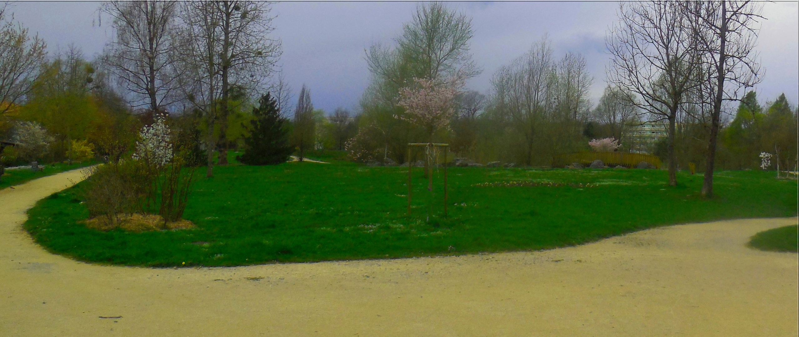 PARC SOUS UN CIEL D'ORAGE 21