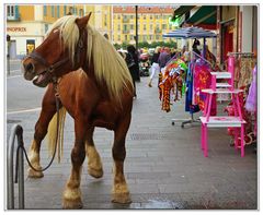 parcheggio improvvisato......in centro nizza.....