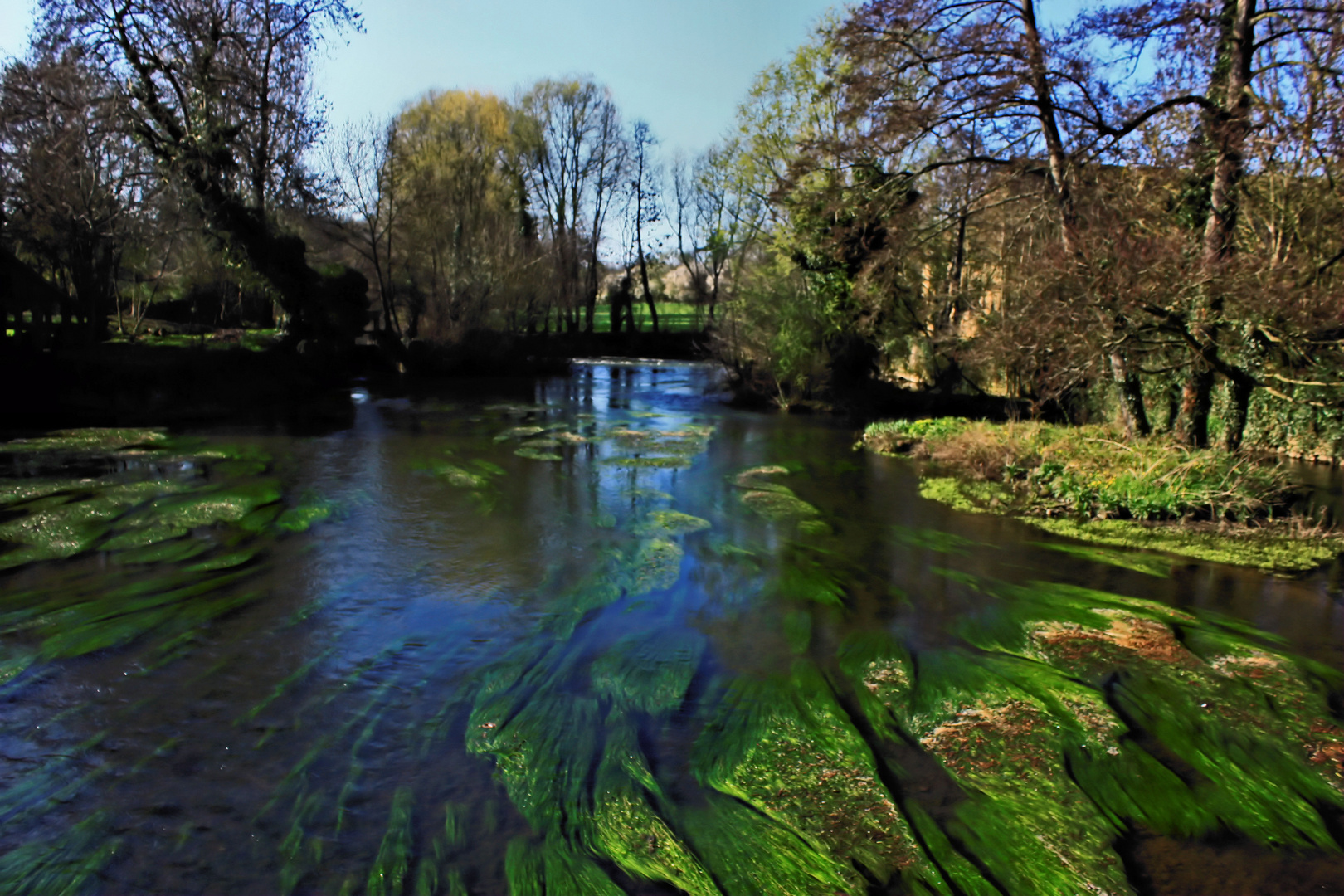 Paresser dans la rivière