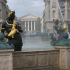 Parigi la Magdalen vista....... da una fontana