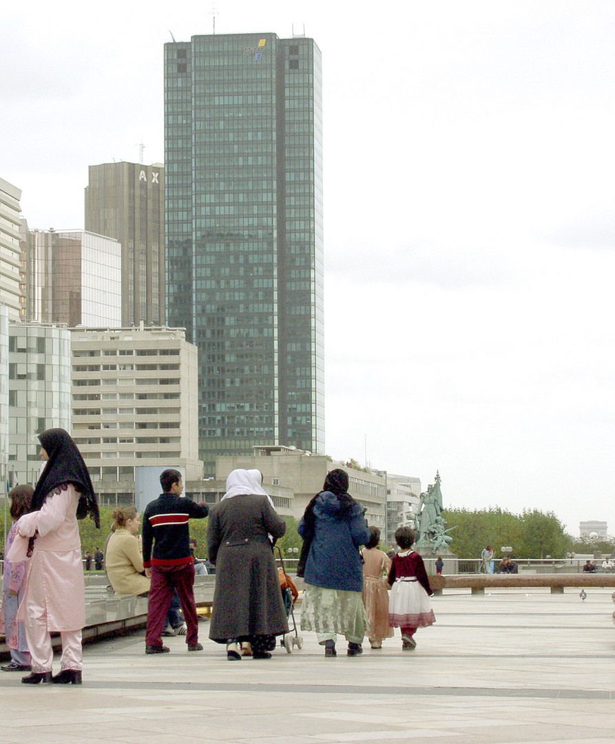 PARIS 2002 "Défense Land" 2