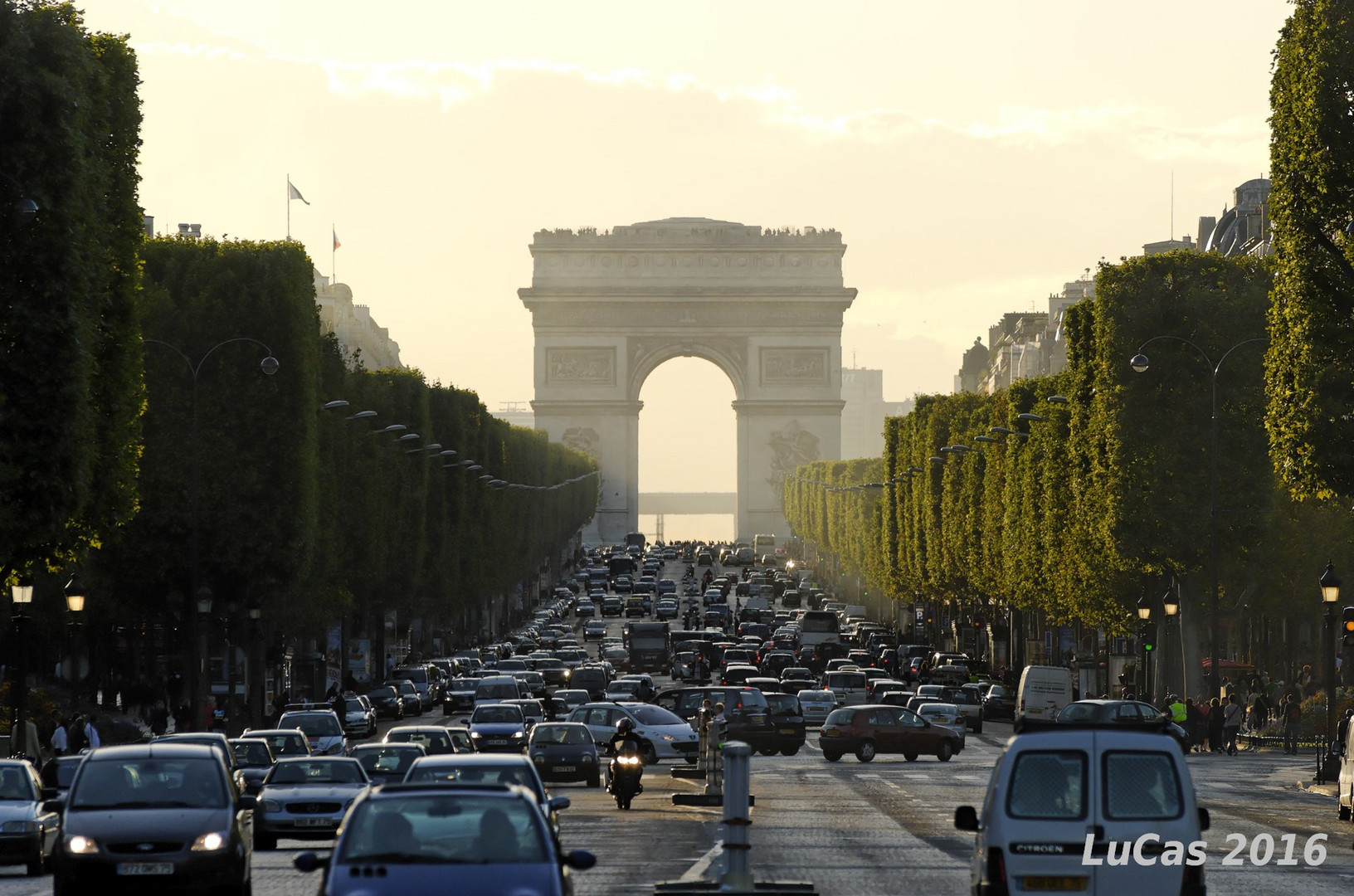 Paris Arc de Triomphe - Champs Elysées 2