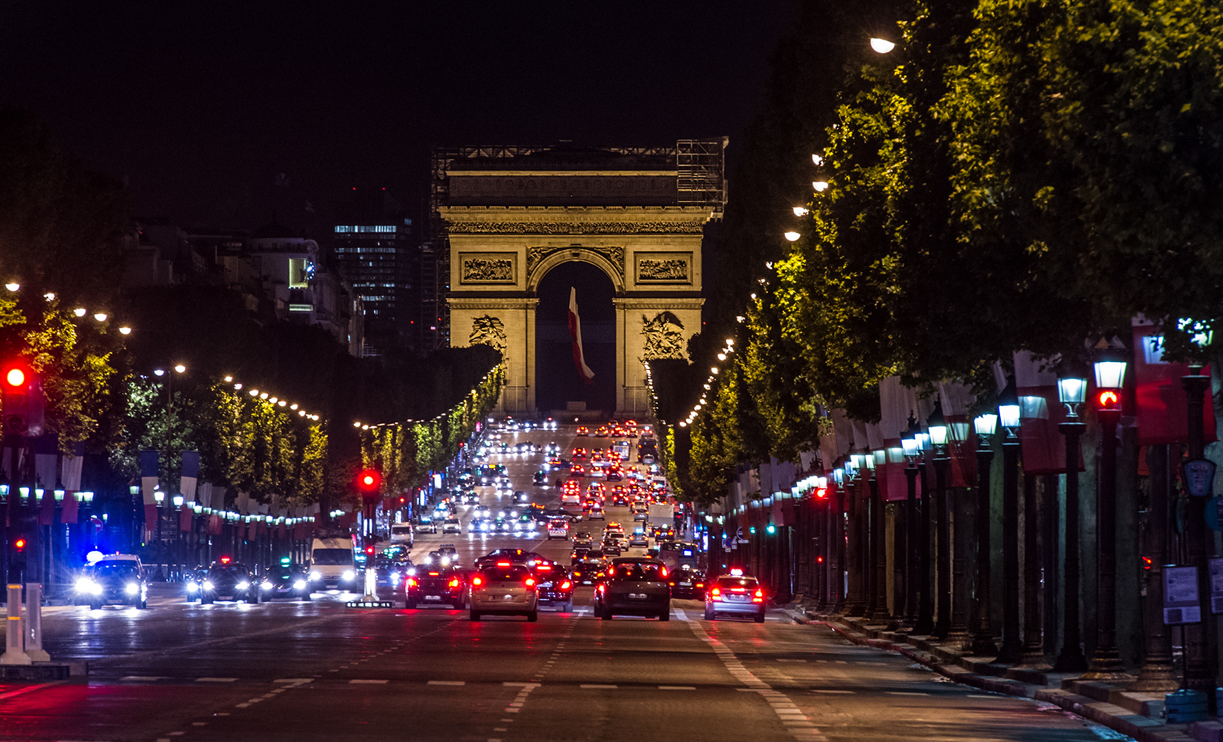 Paris - Arc de Triomphe via Champs Elysees