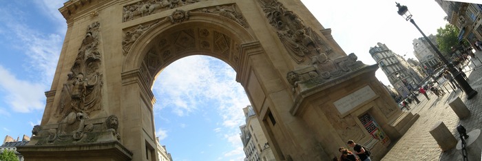 paris arch pano