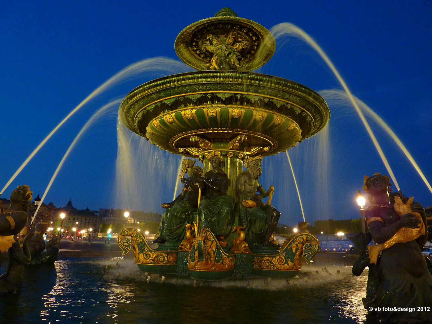 Paris - auf dem Place de la Concorde am Abend