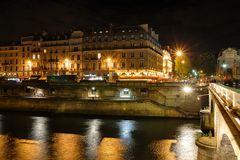 Paris bei Nacht