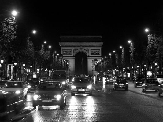 Paris bei Nacht