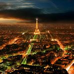 Paris bei Nacht mit Wahrzeichen