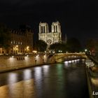 Paris Blick auf Notre-Dame nachts