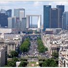 Paris - Blick vom Triumpfbogen in Richtung La Défense