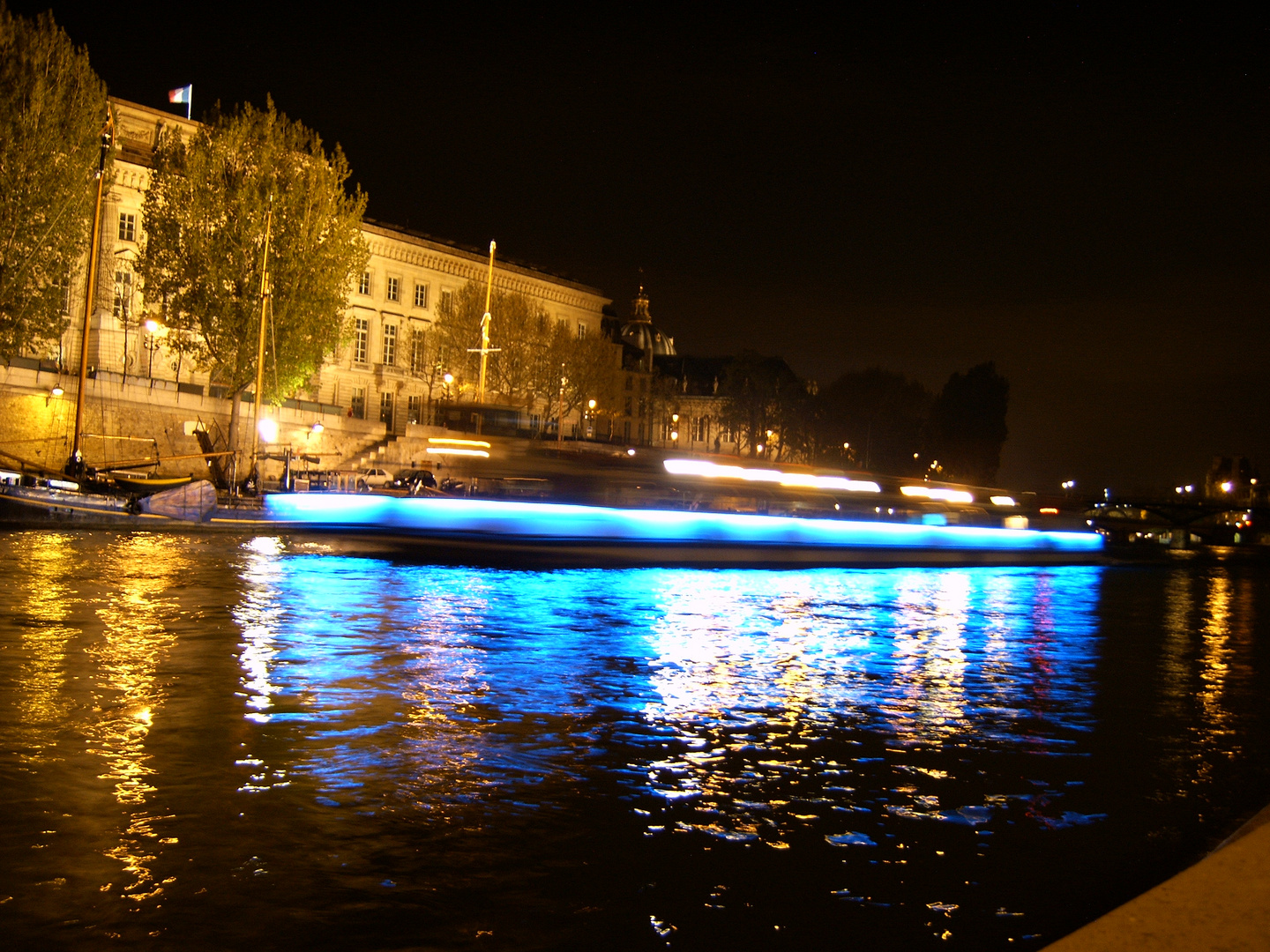Paris blue
