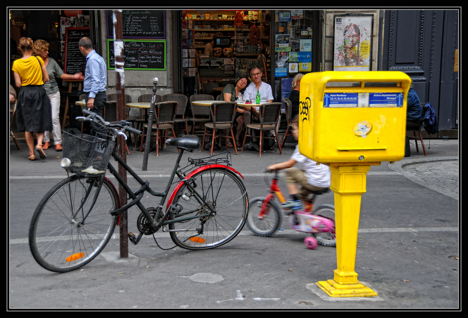 Paris  -  boite aux lettres