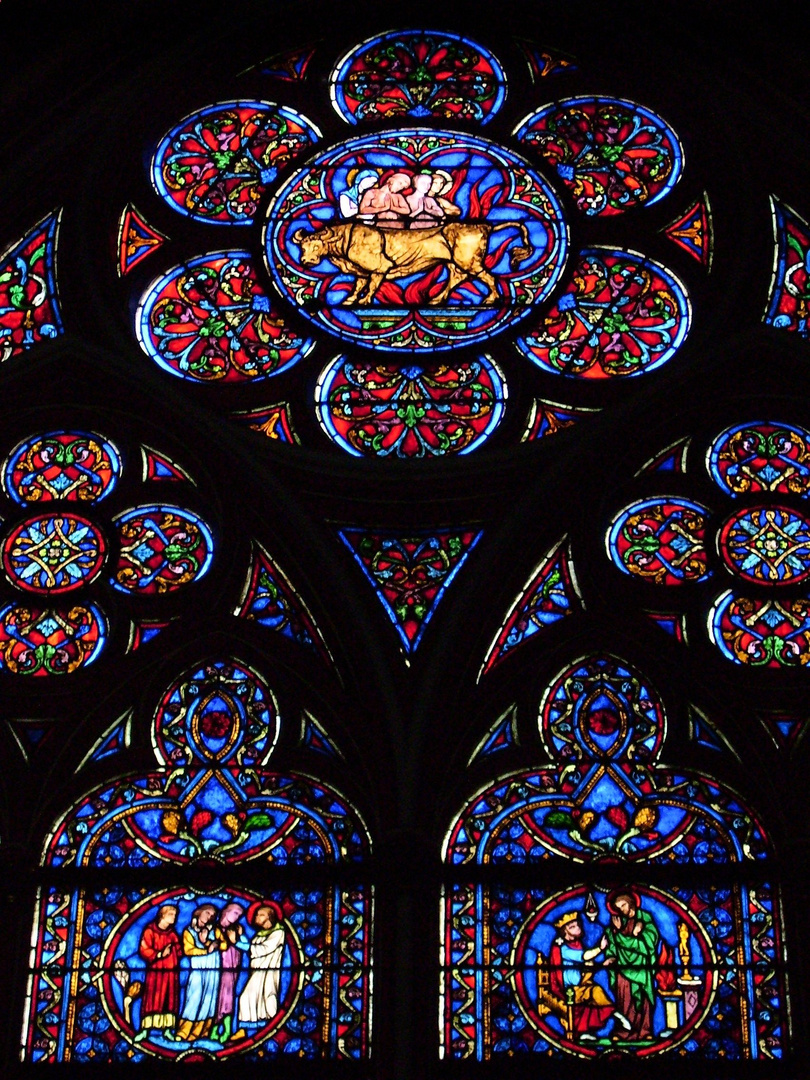 Paris - Buntglasfenster in der Kathedrale Notre-Dame