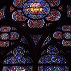 Paris - Buntglasfenster in der Kathedrale Notre-Dame