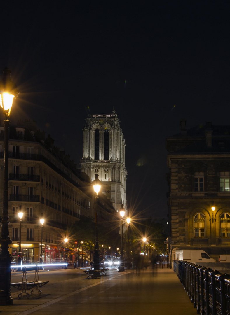 Paris by night 4