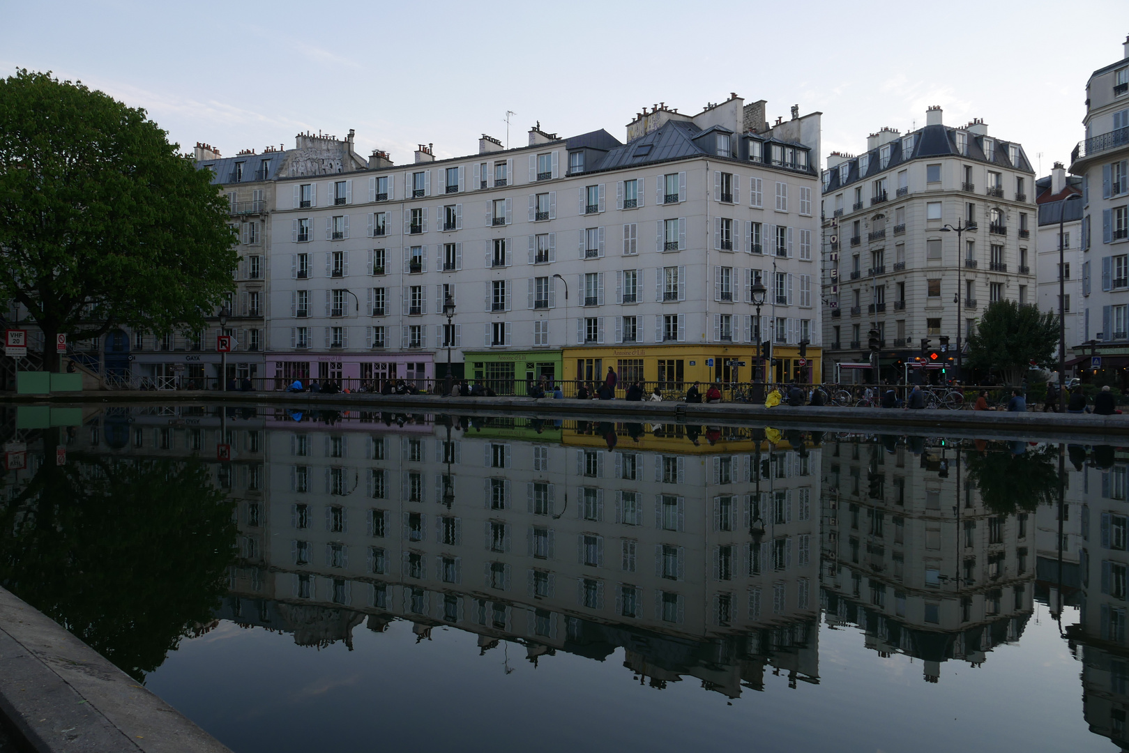 Paris Canal de Paris - la Vilette - (1)