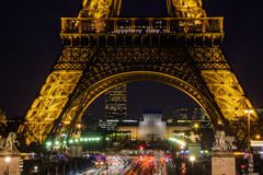 Paris - Chaillot - Place de Varsovie - Tour Eiffel - 06